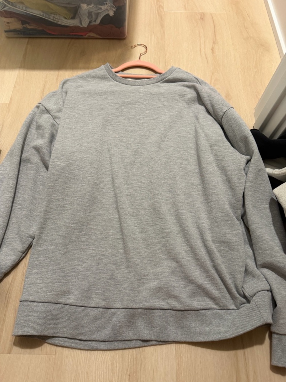 ALO Yoga Gray Crewneck Sweatshirt